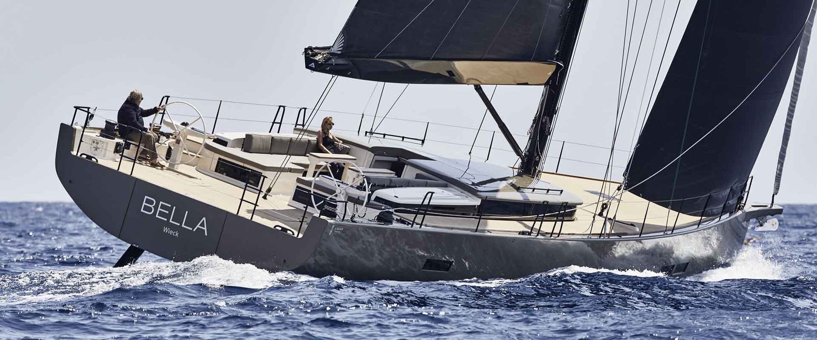 YYachts Bella “Üstün Dış Tasarım” Ödülünü Kazandı (2)
