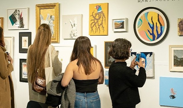 Baska bir deyis sergisi han spaces piyalepasa da 5350.jpg