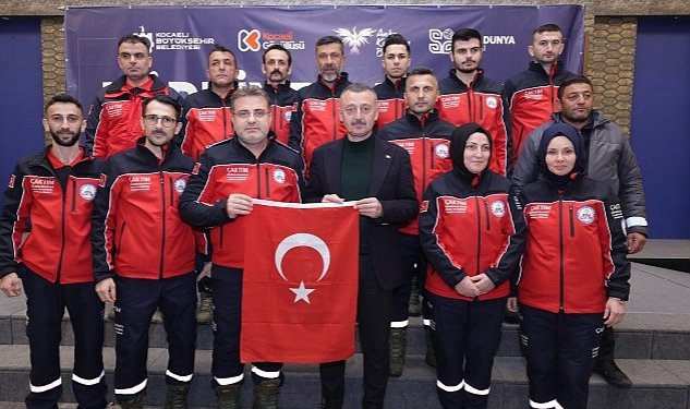 Baskan buyukakin arama kurtarma ekipleriyle iftarda bulustu 6706.jpg