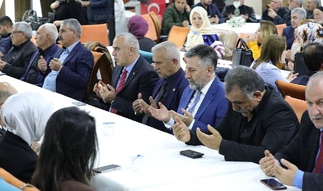 Baskan sandal bizim derdimiz de soframiz da ayni 5314.jpg