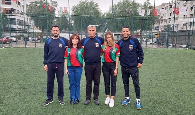 Bostanlispor futbolda teknik kadro yenilendi psikolog ve fizyoterapist geldi 9608.jpg