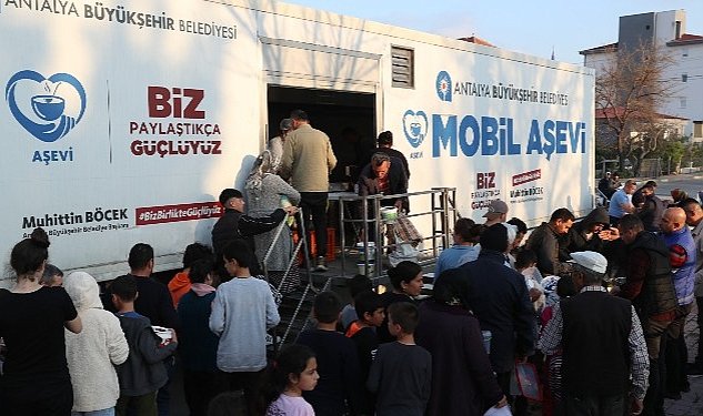 Buyuksehir den mahallelerde sicak yemek dagitimi 7349.jpg