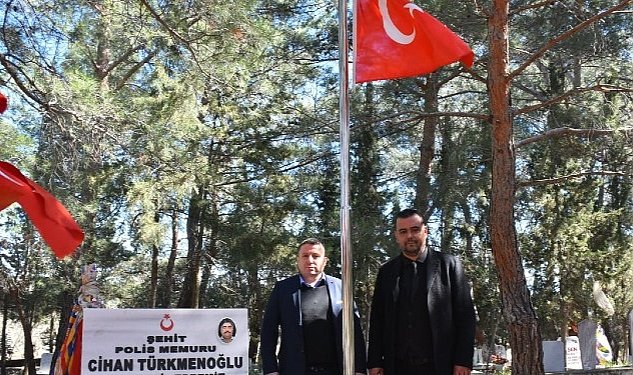 Edremit te sehitlerin kabirleri duzenlendi 4555.jpg