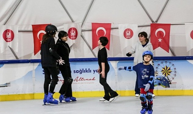 En eglenceli anlar ahmet calik buz pateni pisti nde 419.jpg