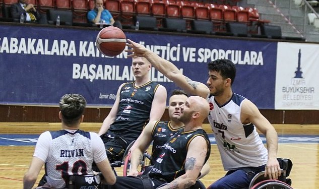 Izmir buyuksehir belediyesi finalde 4698.jpg