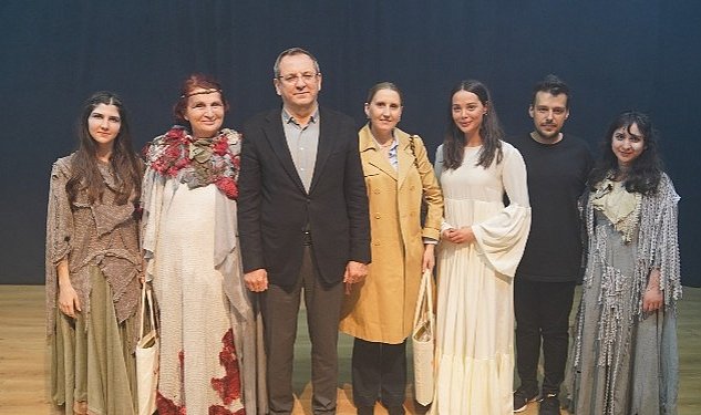 Kadin oyunlari festivali nden ruhumuza dokunan acilis 485.jpg