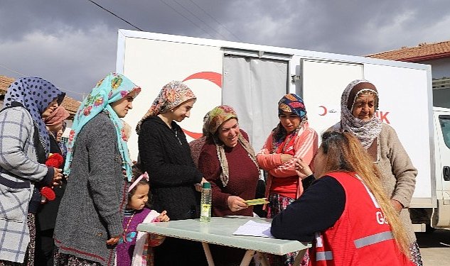 Kizilay mobil saglik araclariyla 20 bin afetzedeye saglik hizmeti verdi 9422.jpg