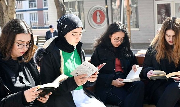 Kutuphane haftasi malkara da kutlandi 4499.jpg