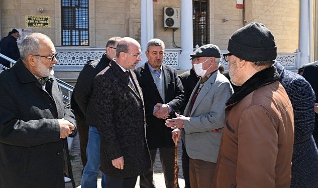 Selcuklu belediye baskani ahmet pekyatirmaci cuma bulusmalari kapsaminda yazir mahallesi otogar zeki altindag camii nde mahalle sakinleri ile bir araya geldi 4837.jpg