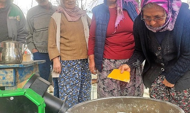 Serikli kadinlara antalya buyuksehir den hamur yogurma makinesi 7391.jpg