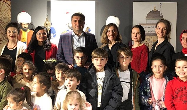 Yasanan deprem felaketinin ardindan ogretmen ve ogrencilere moral icin izmir masal gecesi duzenlendi 2167.jpg