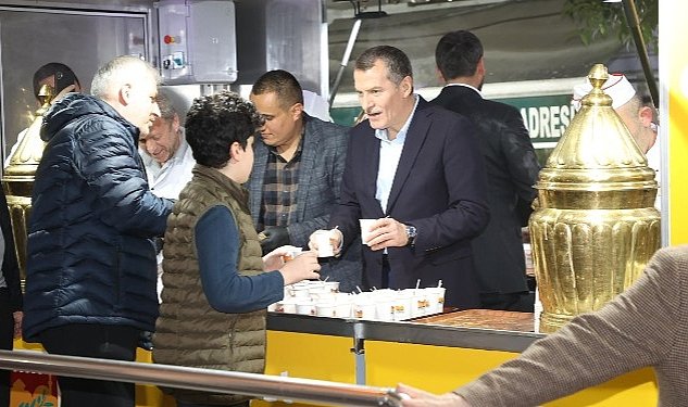 Zeytinburnu belediyesi iftarda corba yatsi da salep ikrami 8709.jpg