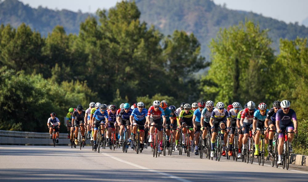 AKRA Gran Fondo Antalya Pedallar Kemer’de iyilik için döndü (1)