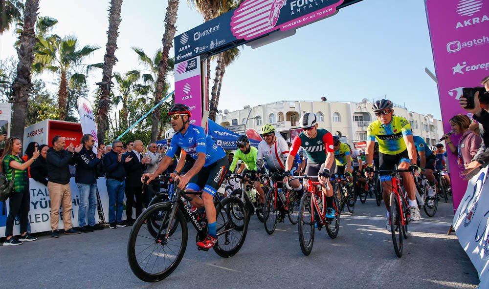 AKRA Gran Fondo Antalya Pedallar Kemer’de iyilik için döndü (3)