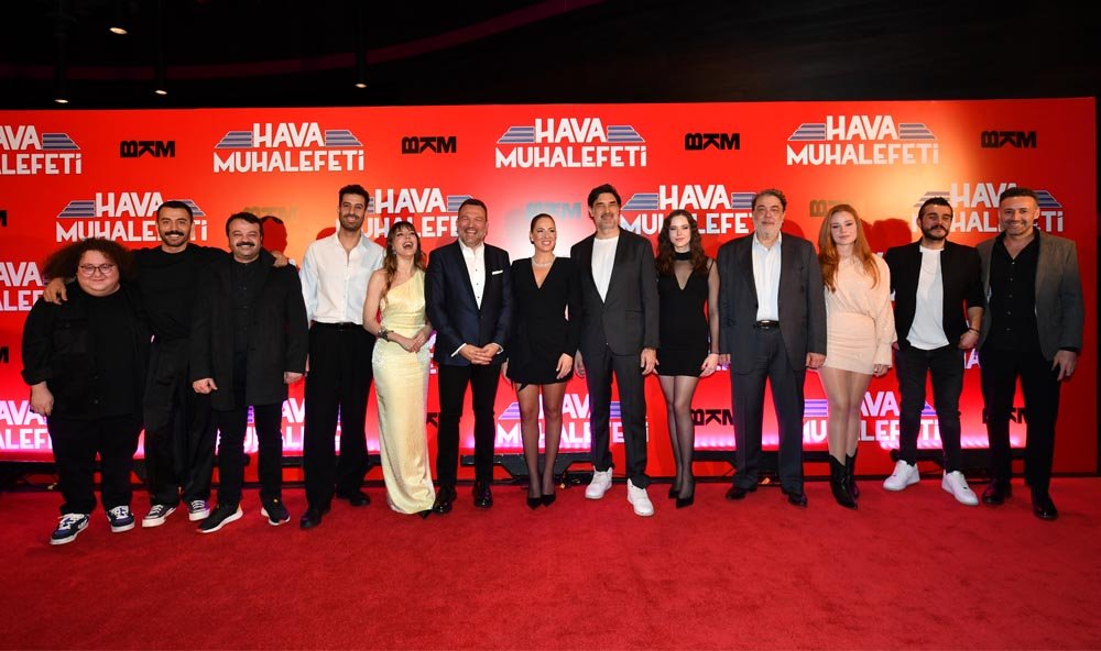 Hava Muhalefeti Yüksek Dozda Kahkaha