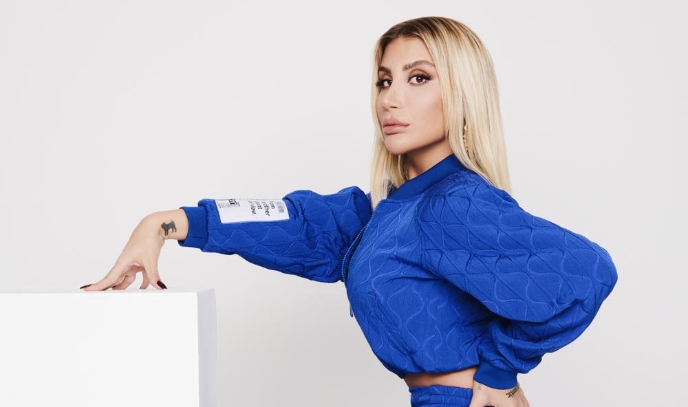 Mart Ayı Şampiyonu İrem Derici En Çok Dinlenen Kadın Sanatçı (3)