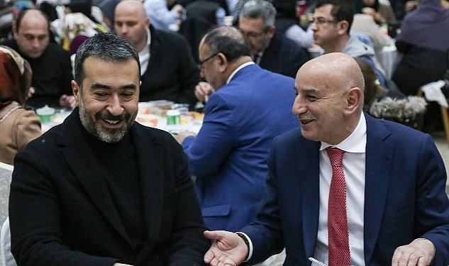 Ak parti kecioren ilce baskanligi teskilati iftarda bulustu 4222.jpg