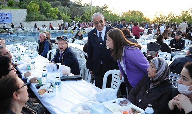 Balcova da ramazan dayanismasi 3981.jpg