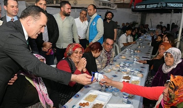 Baskan abdullah ozyigit degirmencaylilarla iftar sofrasinda bulustu 6256.jpg