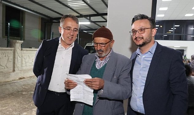 Baskan savran depremzedelerle iftar sofrasinda bulustu 9779.jpg