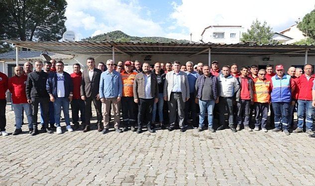 Baskan v erkan ozkan calisma arkadaslari ile bayramlasti 6561.jpg
