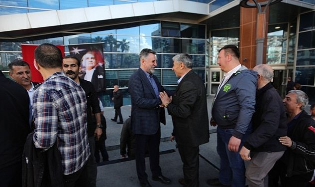 Bayrakli da bayram coskusu calisanlara maas ve ikramiye mujdesi 8939.jpg