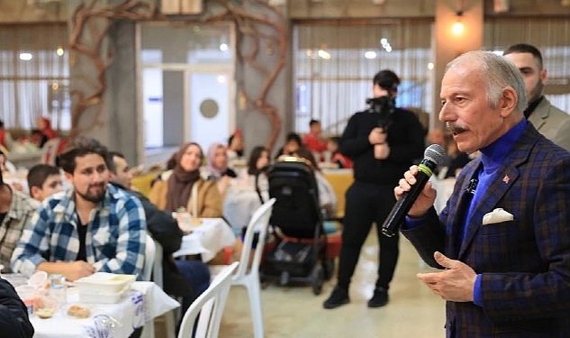 Bayrampasa da depremzedelere iftar 8597.jpg