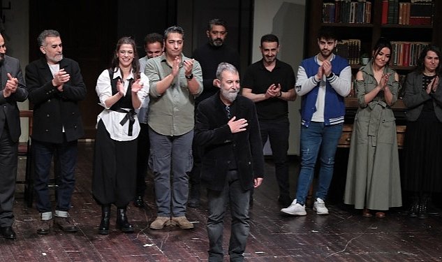 Bir ibsen klasigi bir halk dusmani seyirciyle bulustu 8917.jpg