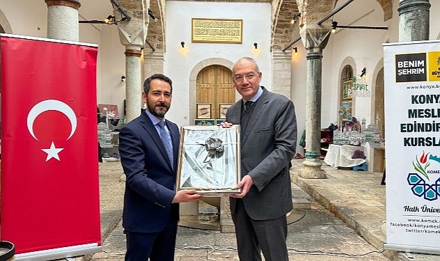 Bosnali kadinlardan geleneksel yil sonu sergisi 7864.jpg