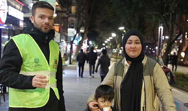 Buyuksehir den kocaelililere serbet ikrami 4758.jpg