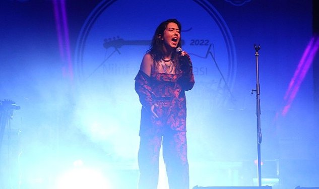 Cumhuriyetin 100 yilinda sahne genclerin 5995.jpg