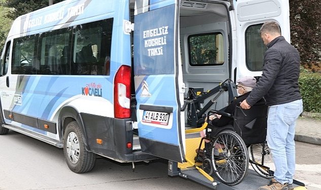 Engelsiz taksi bayramda gorev basinda 2365.jpg