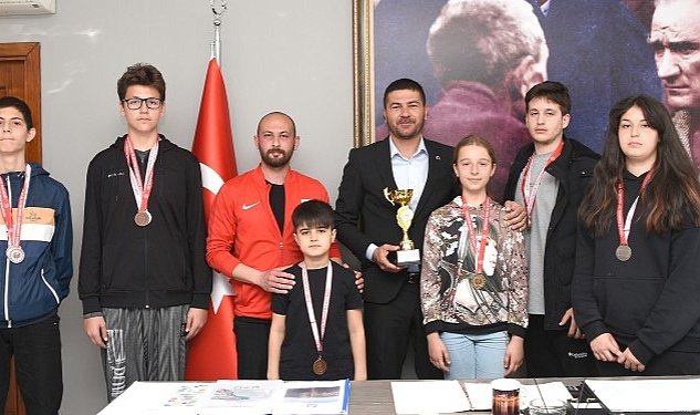 Foca belediyespor kulubu taekwondo subesi basarilariyla foca yi gururlandiriyor 376.jpg