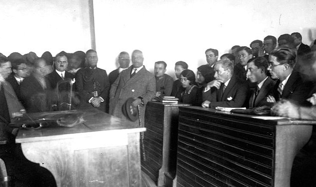 Gelecegi aydinlatmak cumhuriyet in ilk yillarinda yoksekogretimin yeniden insasi 1923 1946 sergisi devam ediyor 5457.jpg