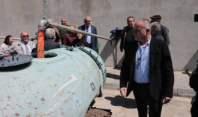 Gemlikli ciftcinin yaninda gemlik belediyesi var 238.jpg