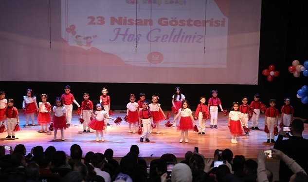 Gul kres adasi nin minik yurekleri 23 nisan coskusunu baslatti 538.jpg