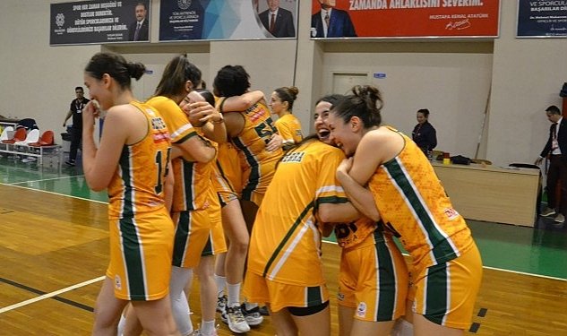 Gurespor yari finalde 2098.jpg