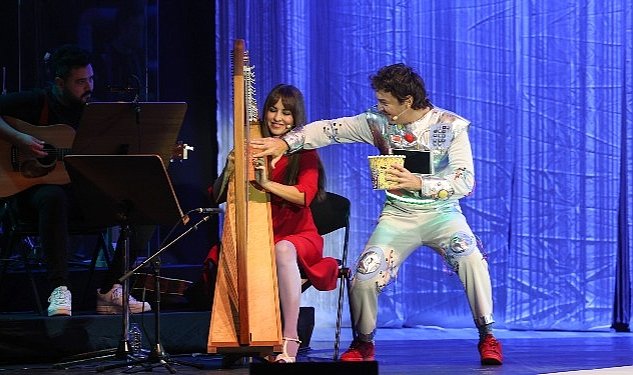 Robot pinokyo sezonun son iki oyunuyla is sanat ta 4016.jpg