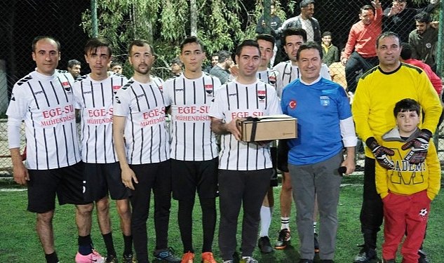 Sampiyon otopark ekibi oldu 2125.jpg