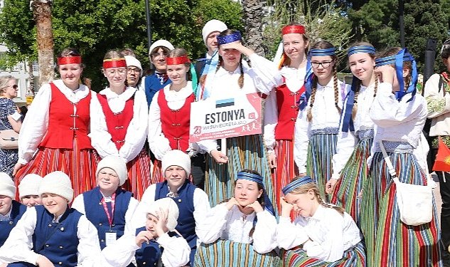 Sevgi korteji buyuk begeni topladi 940.jpg