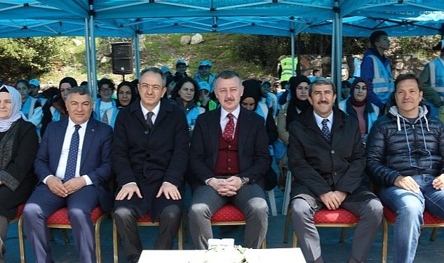 Tavsancil sahilinden 6 bin yavru balik izmit korfezine salindi 1368.jpg