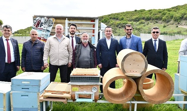 Turkiye nin ilk ari pazari mustafakemalpasa da kuruldu 2629.jpg