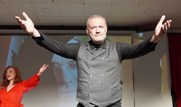 Unutma bizi oyunu cesme de sahnelendi 119.jpg