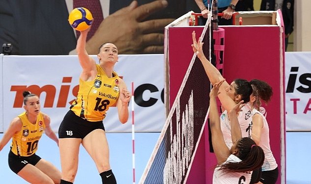 Vakifbank normal sezonu galibiyetle kapatti 807.jpg