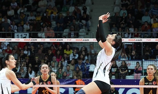 Vakifbank ptt deplasmaninda set vermedi 3974.jpg