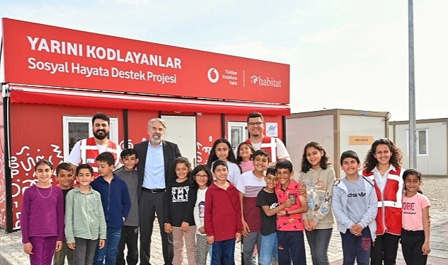 Yarini kodlayanlar depremzede cocuklari teknolojinin gucuyle hayata baglayacak 5717.jpg