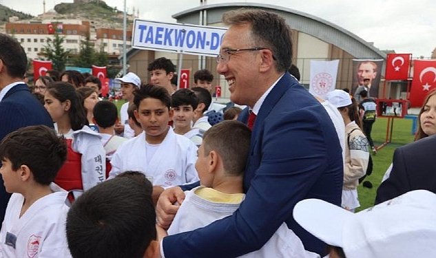 19 mayis ataturk u anma genclik ve spor bayrami nevsehir de coskuyla kutladi 7793.jpg