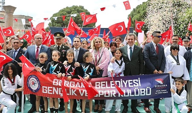 Bergama'da 19 Mayıs Törenleriyle Milli Mücadele Ruhu Canlandı