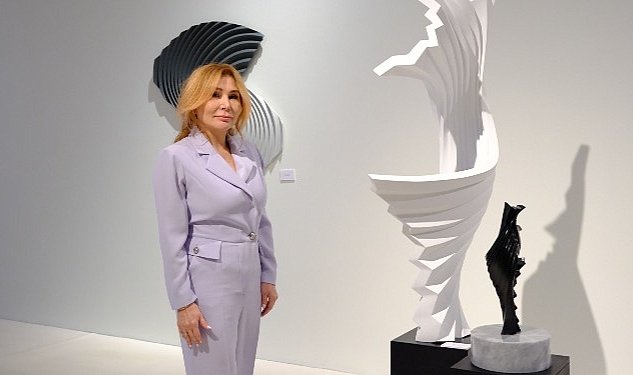 Akm galeride evren icinde evren sergisi acildi 8560.jpg