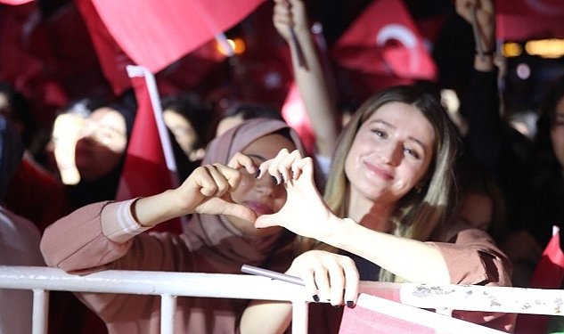 Aydin buyuksehir belediyesi 19 mayis i coskuyla kutladi 2532.jpg